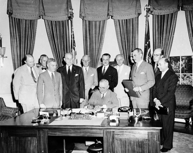 1280px truman signing north atlantic treaty