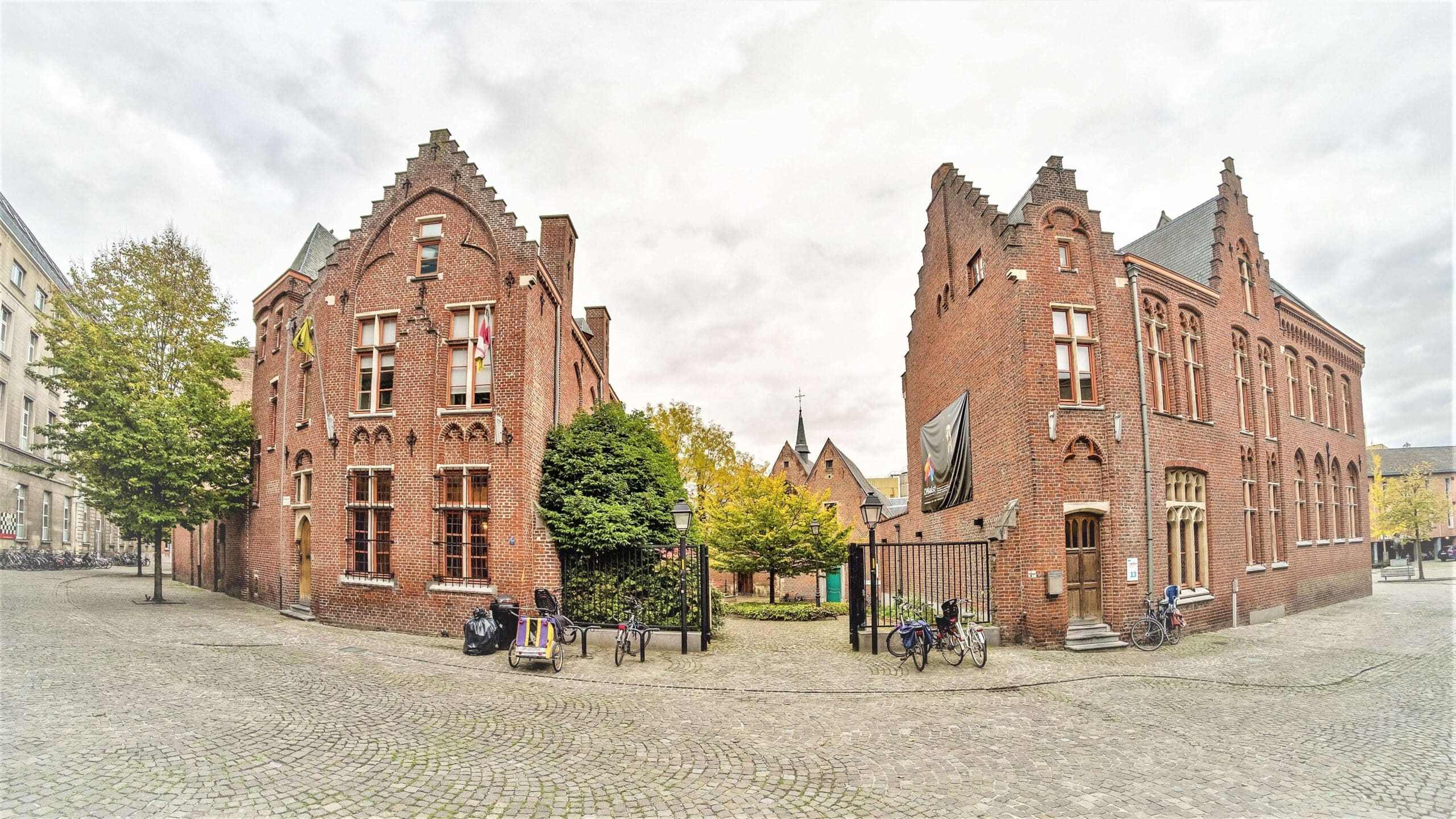 2017 Gasthuys stedelijk museum buiten Cameraad min