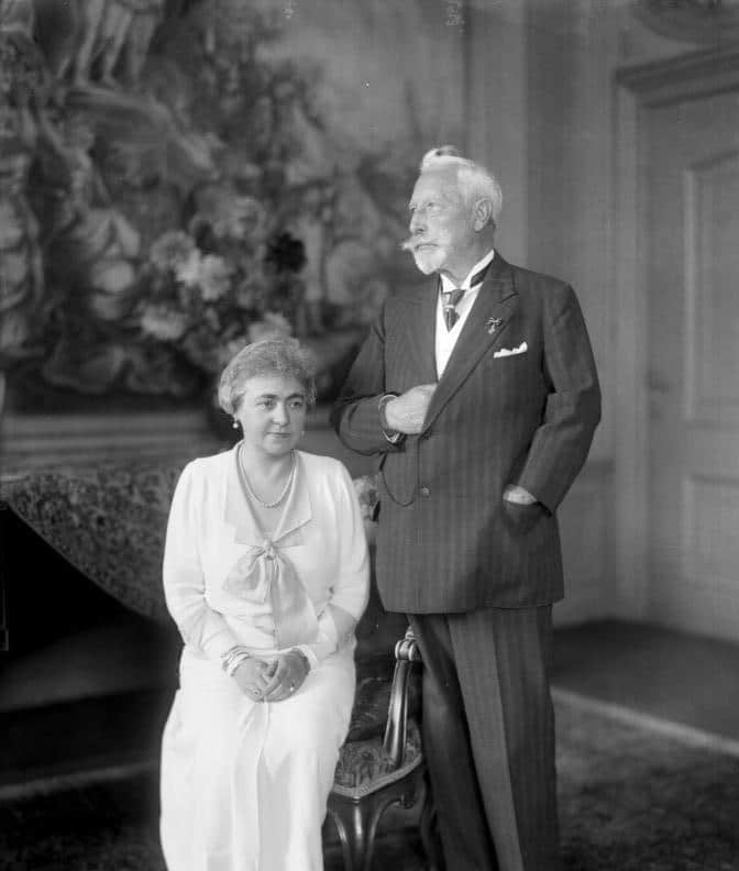 Bundesarchiv Bild 136 C0805 Kaiserpaar im Haus Doorn