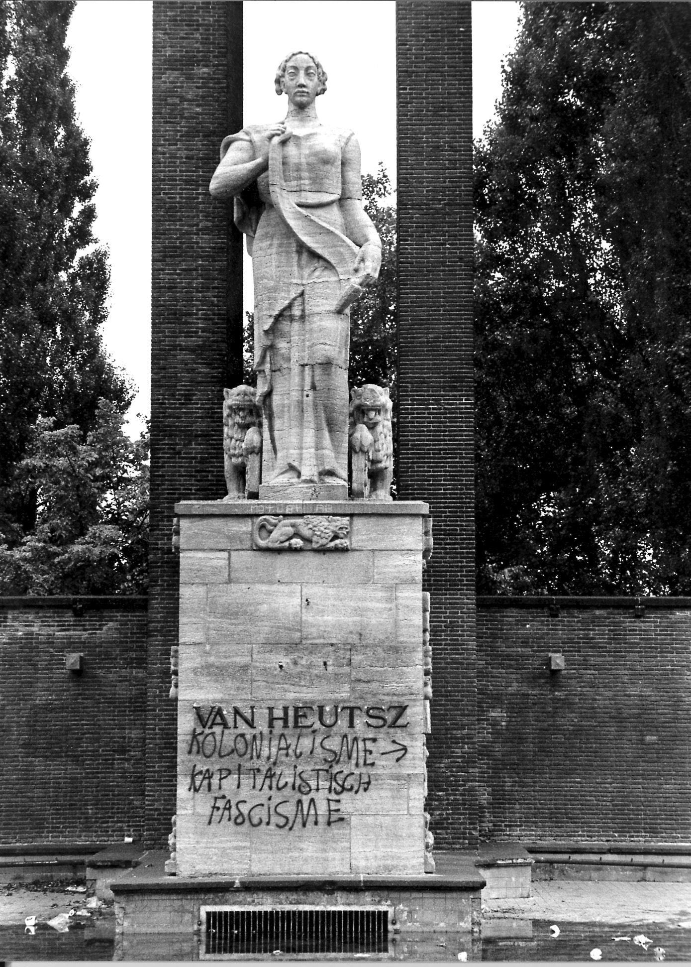 Foto-Monument-Van-Heutsz-kopie