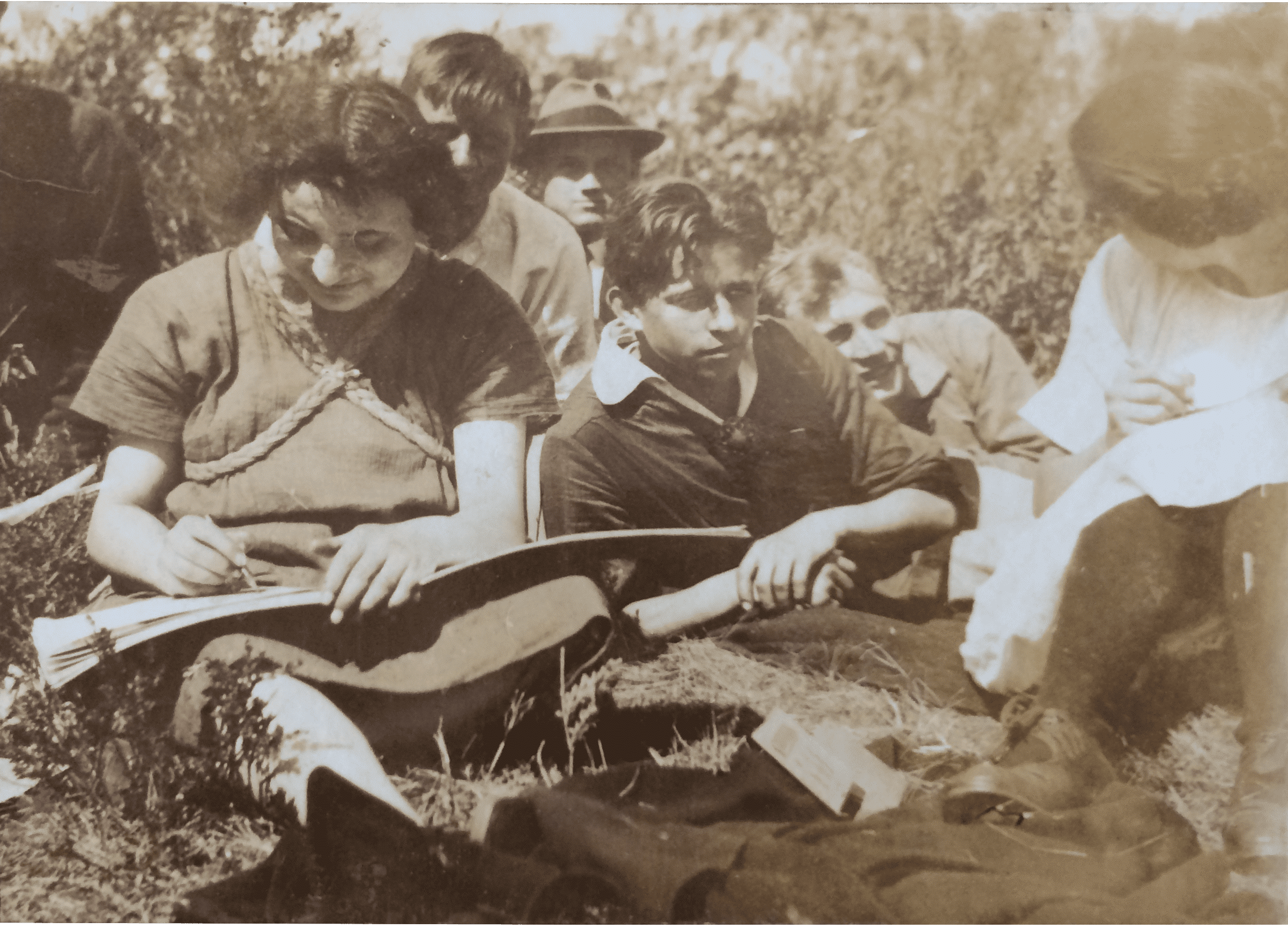 Fré Cohen altijd aan het tekenen ca 1928