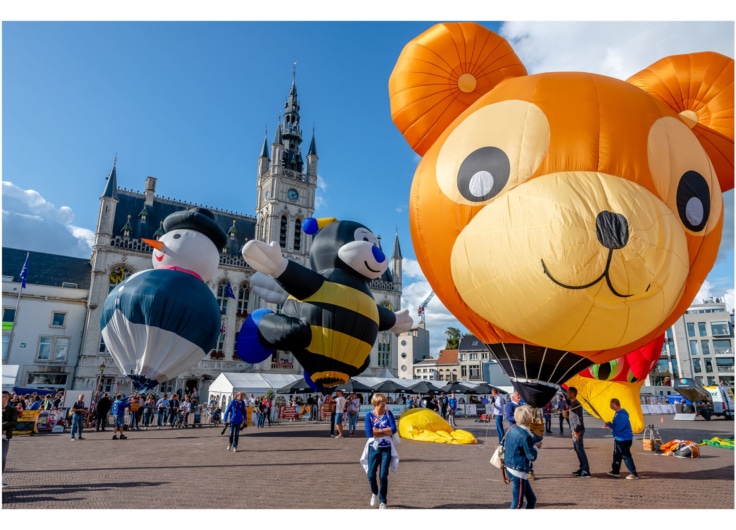 Grote Markt met ballons Sint Niklaas 2