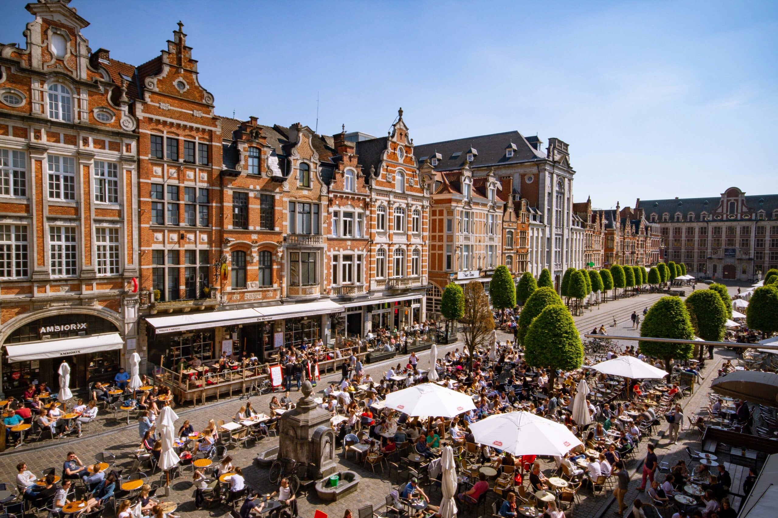 LEUVEN Oude Markt c Erard Swannet min