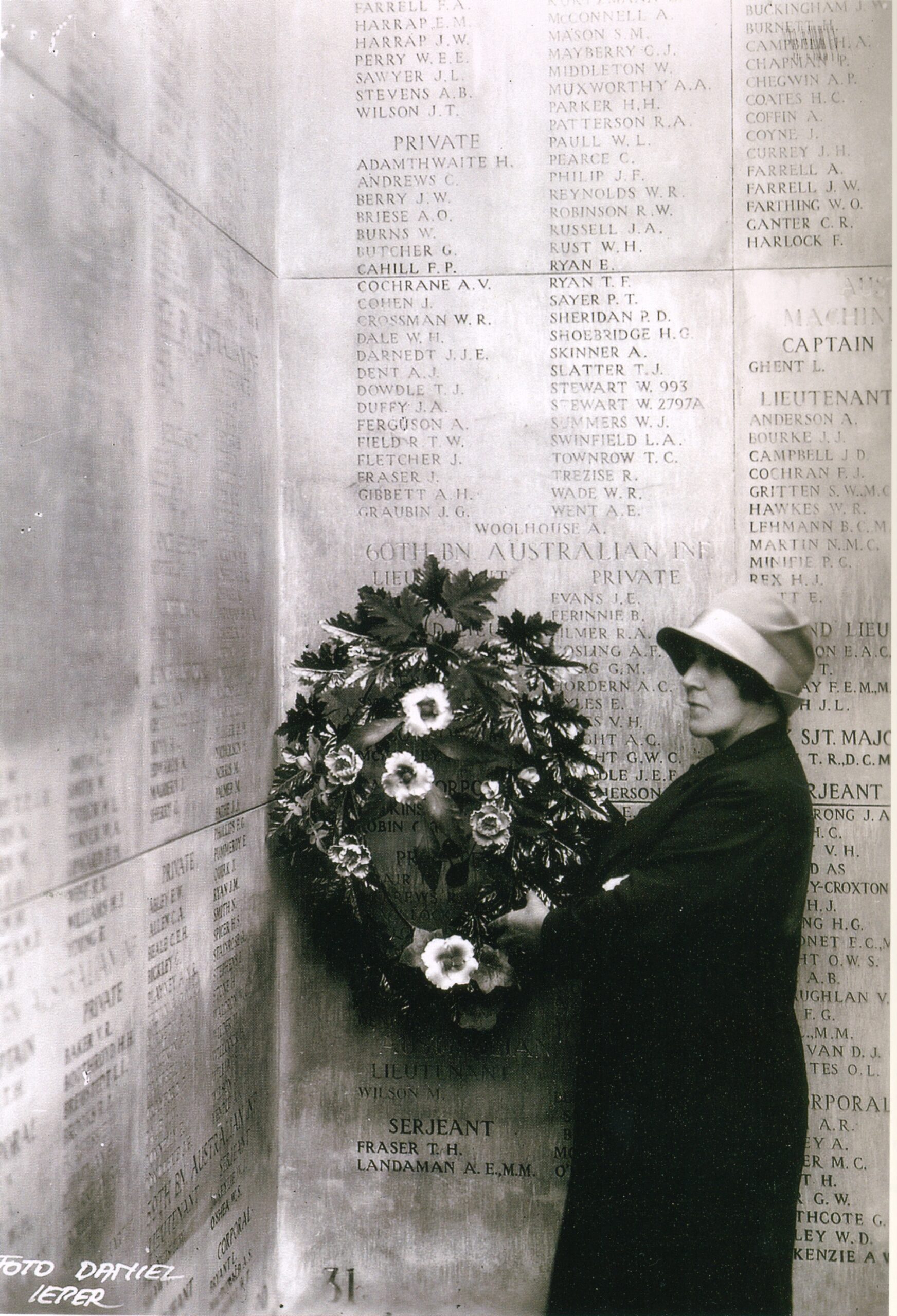 Menin Gate_Widow