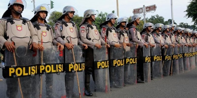 Polisi-Indonesia-Bunuh-Puluhan-Orang-Dalam-Operasi-Pembersihan-Jelang-Asian-Games