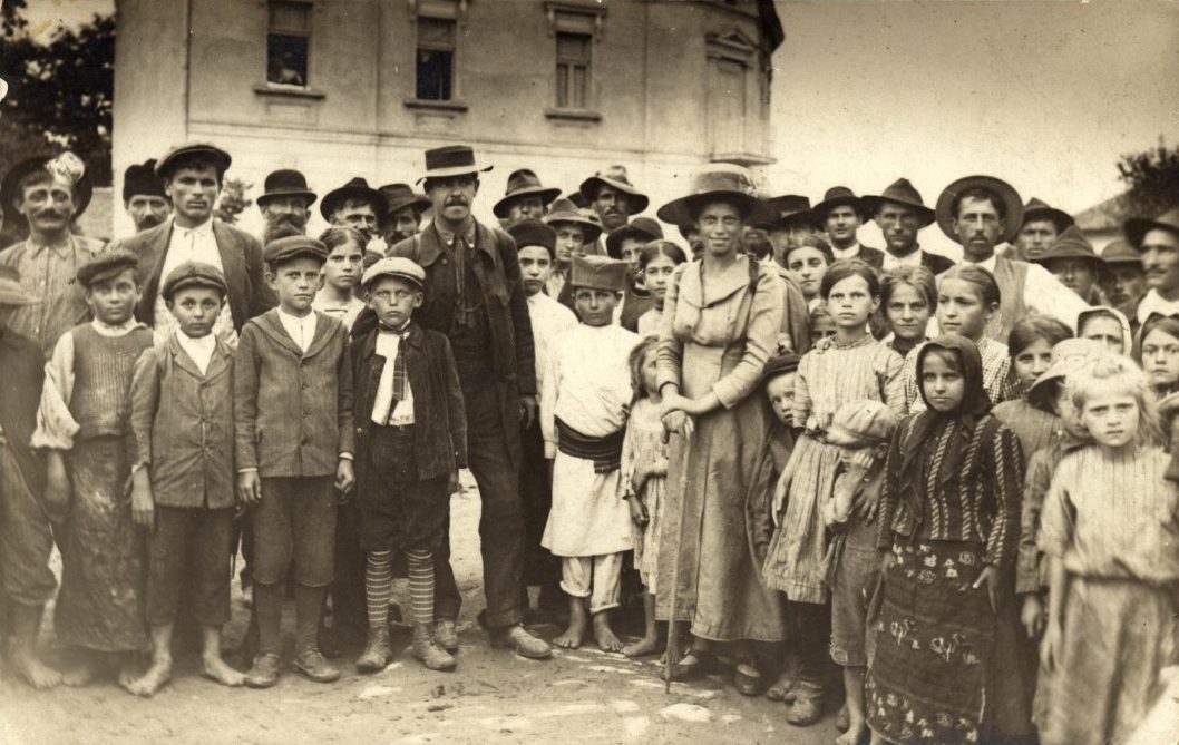 RECENSIE 4 3 Wereldwandelaars Gerard Perfors en Marie Zwarts op de Balkan in 1912 c Joods Historisch Museum