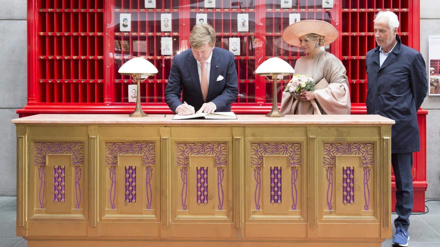 Royal Visit to the Babelsberg filmstudios in the filmset of Grand Hotel Budapest may 2019 Photo Jasper Kettner