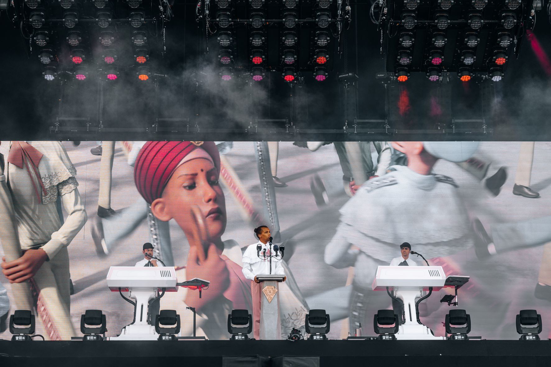 Stromae Werchter Boutique Joost Van Hoey 11 aangepast