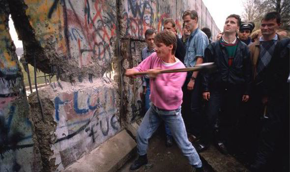 The first section of the Berlin Wall was torn down by crowds on the morning of November 10th 1989 530033