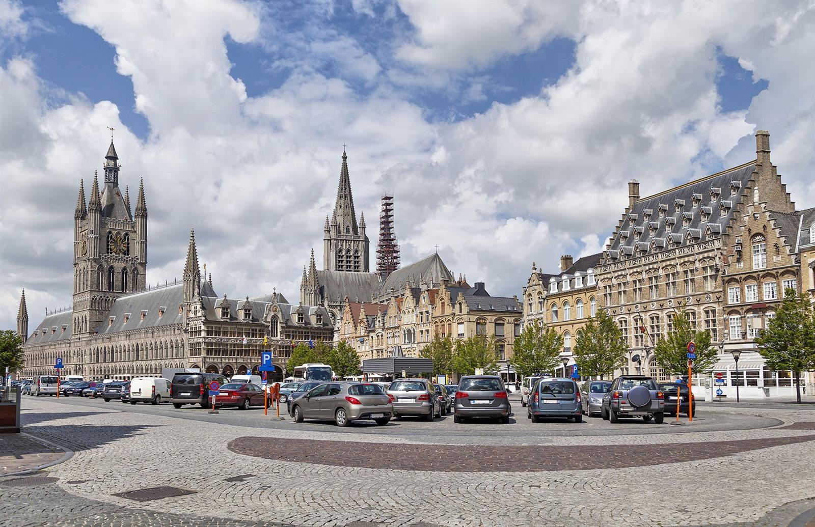 Grote markt van ieper westhoek 22775 xl